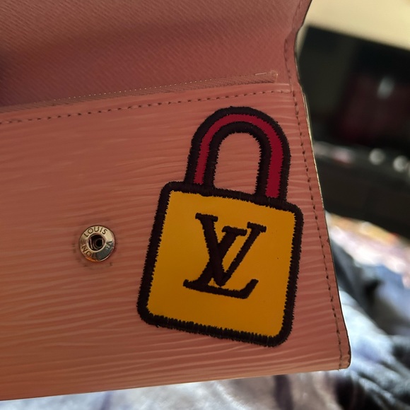 Limited Edition LV Pink Epi Portefeuille Victorine - Picture 12 of 15